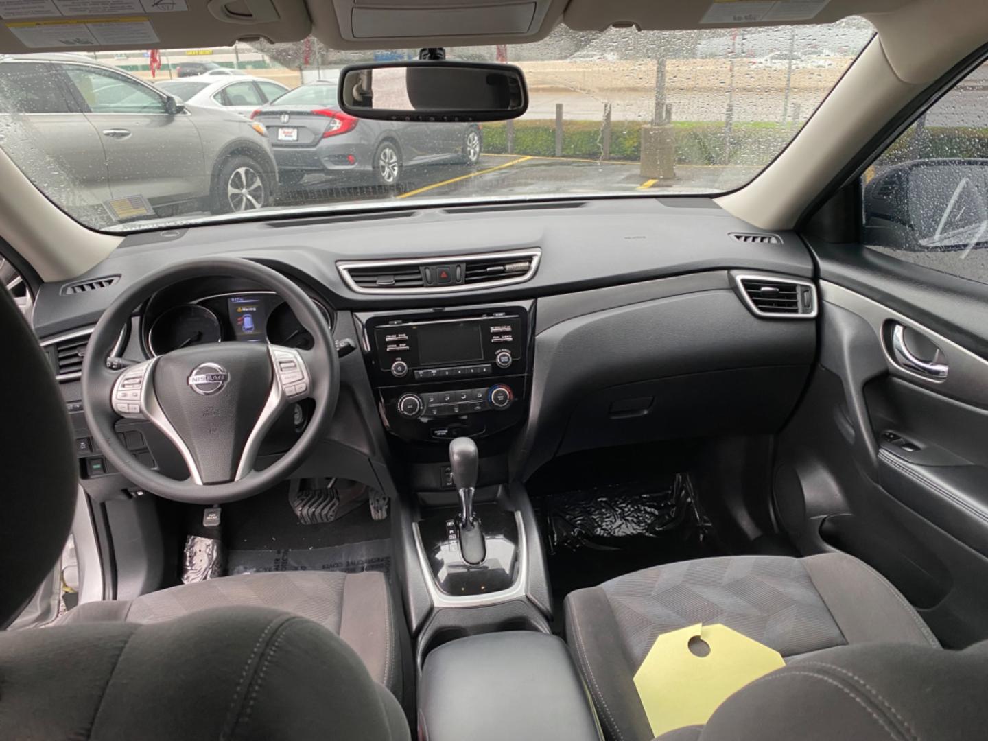 2016 SILVER Nissan Rogue S 2WD (KNMAT2MT7GP) with an 2.5L L4 DOHC 16V engine, CVT transmission, located at 420 I-35E, Lancaster, TX, 75146, (469) 297-4144, 32.593929, -96.823685 - Photo#7